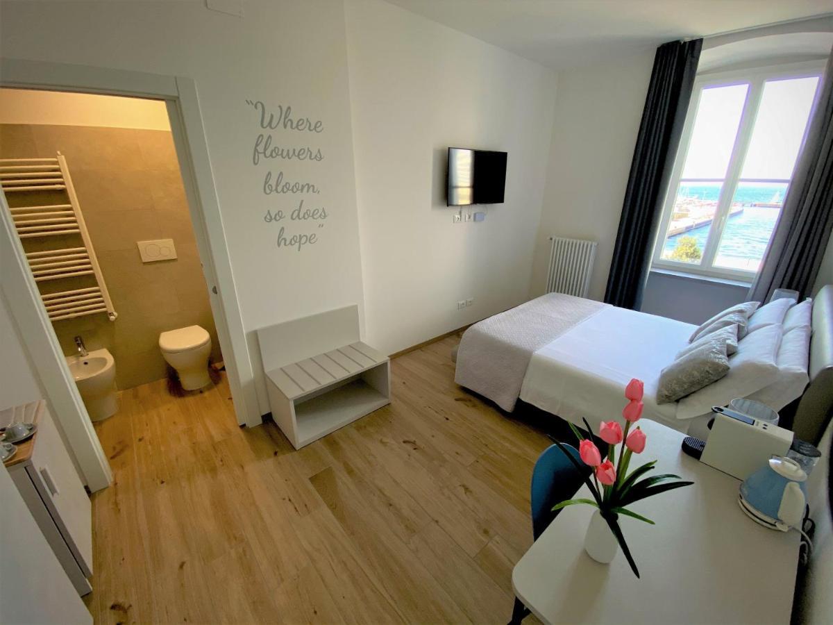 Five Flowers Guest House Trieste Exterior foto