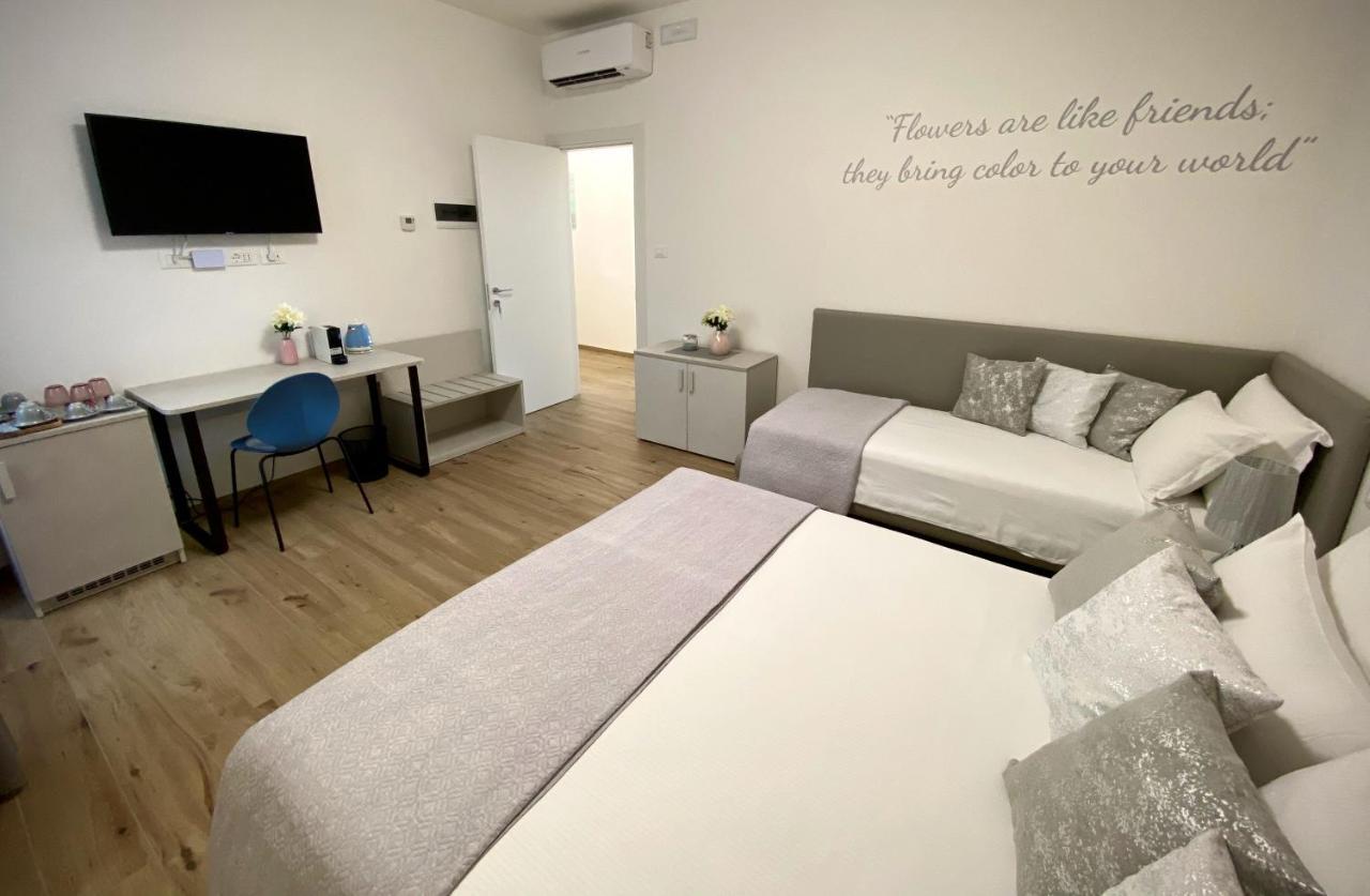 Five Flowers Guest House Trieste Exterior foto
